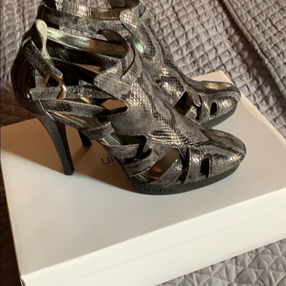 Shoe/bootie - Picture 5 of 9